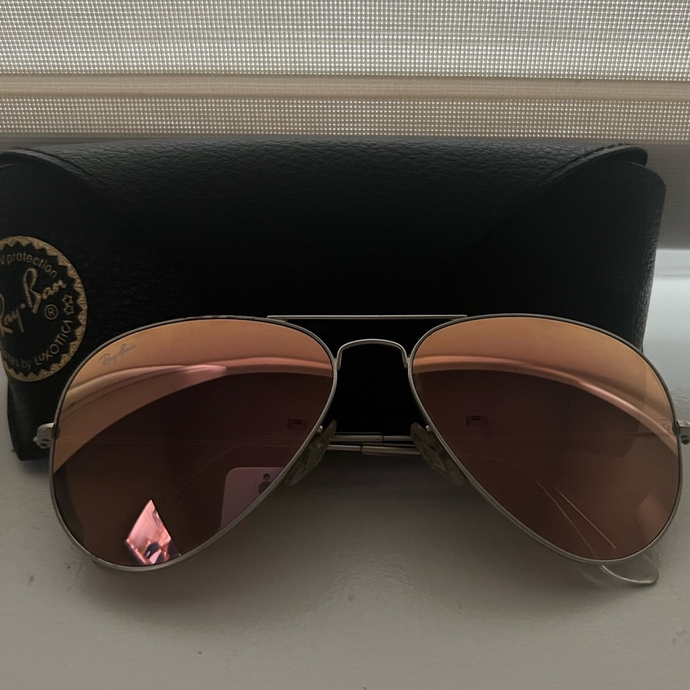 Rose Gold Aviator Ray Bans